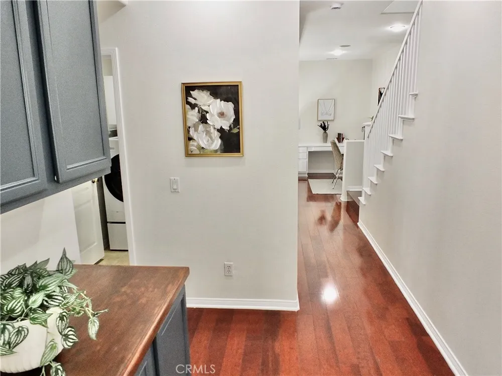 2471 Amelia Court Signal Hill, CA 90755