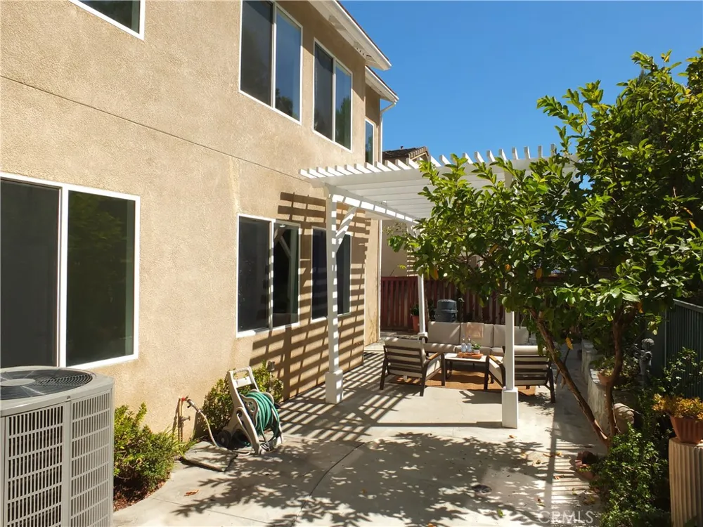 2471 Amelia Court Signal Hill, CA 90755