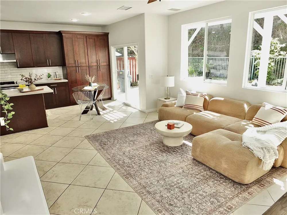 2471 Amelia Court Signal Hill, CA 90755