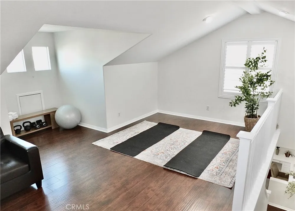 2471 Amelia Court Signal Hill, CA 90755