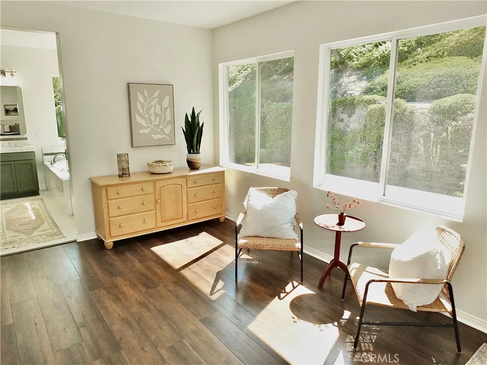 2471 Amelia Court Signal Hill, CA 90755