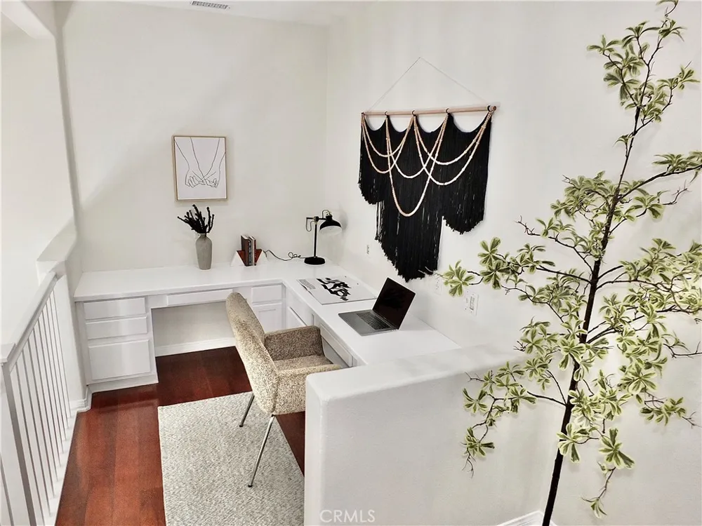 2471 Amelia Court Signal Hill, CA 90755
