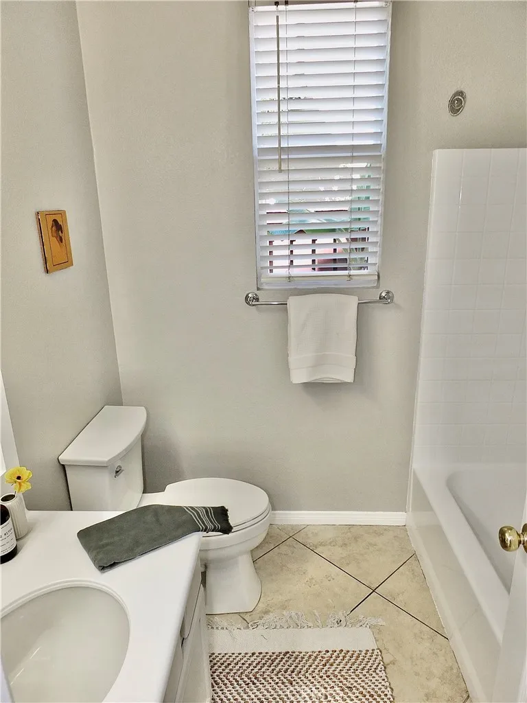 2471 Amelia Court Signal Hill, CA 90755