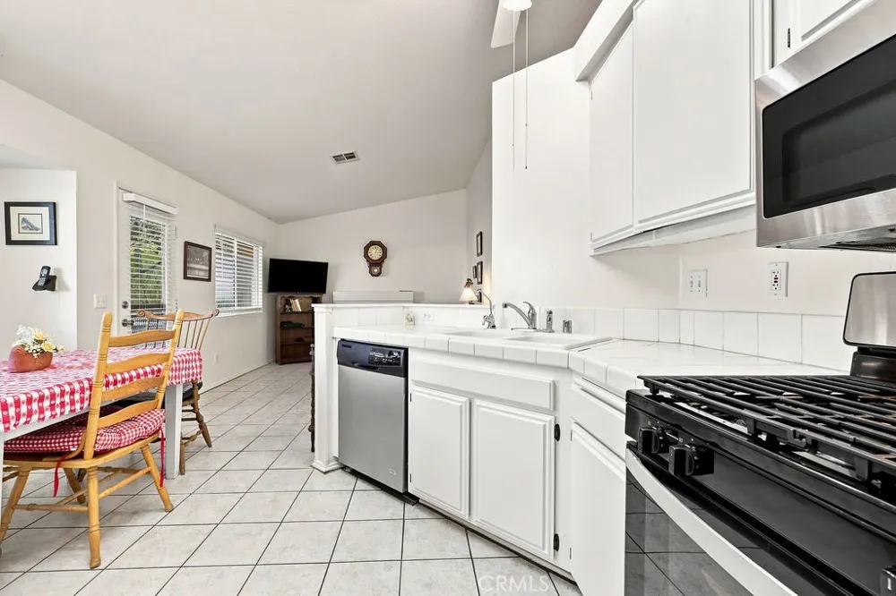 40324 Homeridge Palmdale, CA 93551