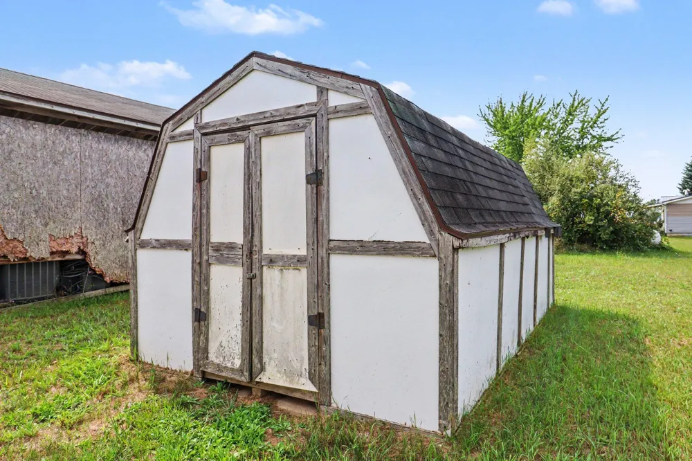 14743 Jefferson Road Morley, MI 49336