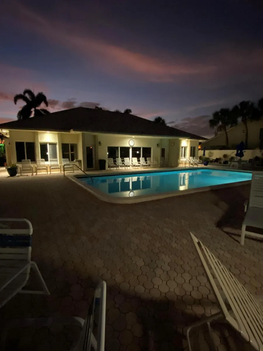 640 Snug Harbor Drive #F6 Boynton Beach, FL 33435