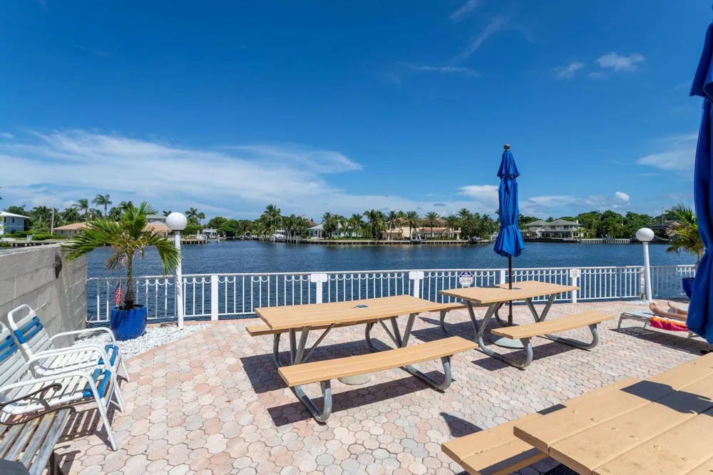 640 Snug Harbor Drive #F6 Boynton Beach, FL 33435