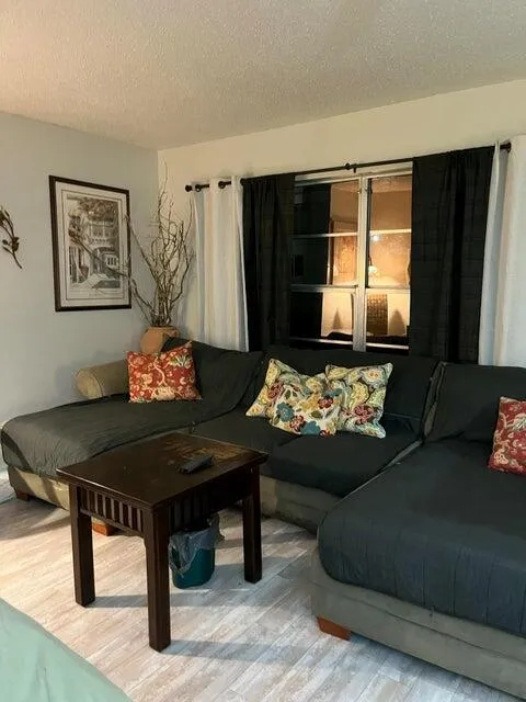 640 Snug Harbor Drive #F6 Boynton Beach, FL 33435