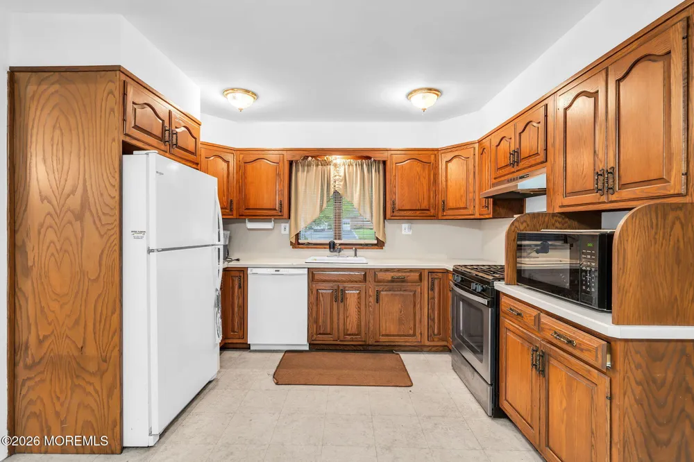 580 Lloyd Road Matawan, NJ 07747