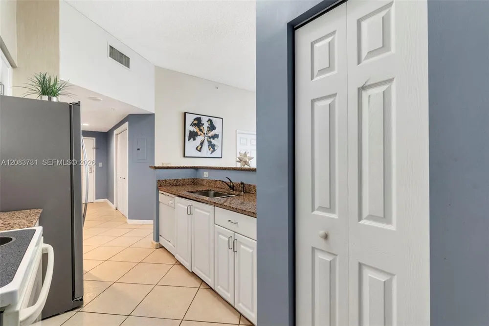 1155 Brickell Bay Dr #202 Miami, FL 33131