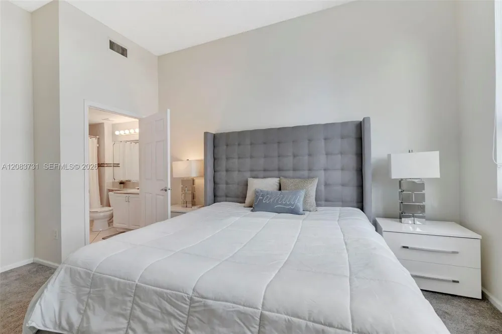 1155 Brickell Bay Dr #202 Miami, FL 33131