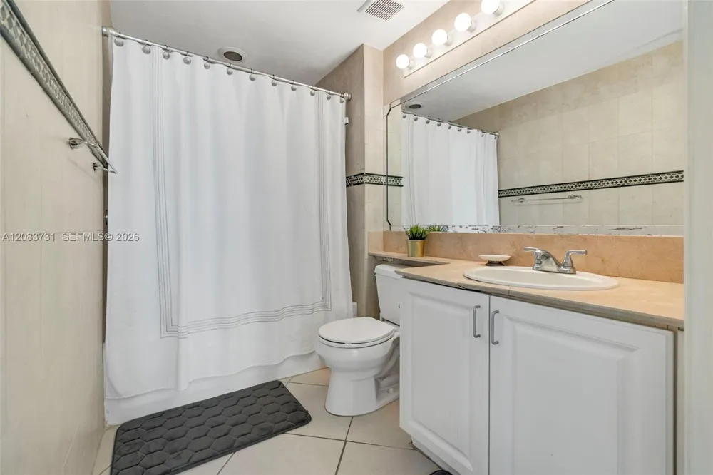 1155 Brickell Bay Dr #202 Miami, FL 33131