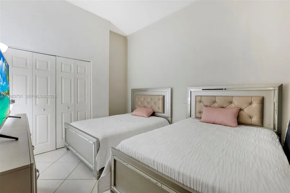 1155 Brickell Bay Dr #202 Miami, FL 33131