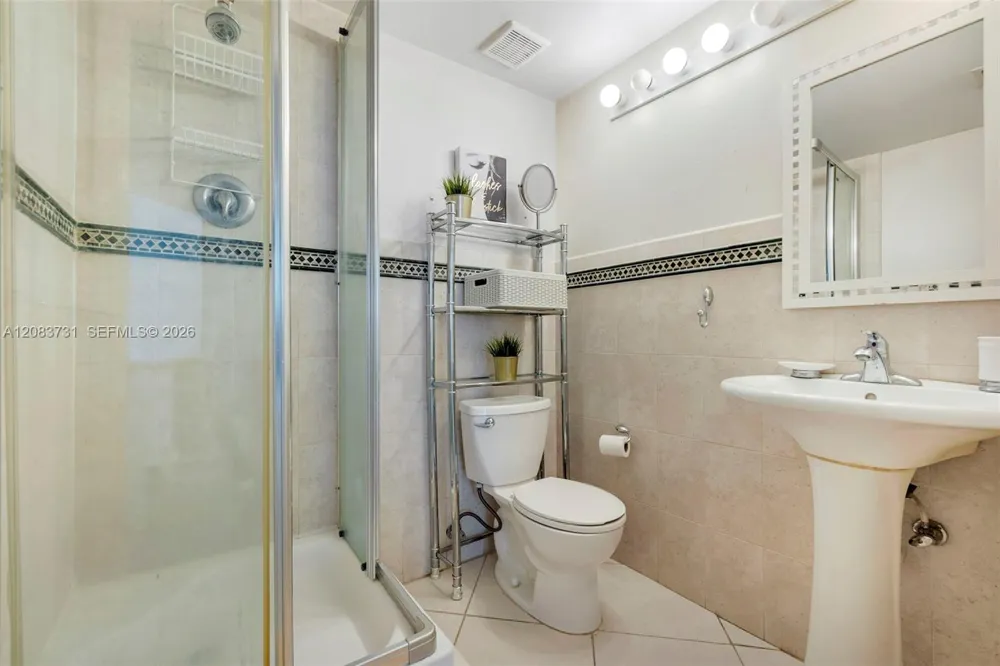 1155 Brickell Bay Dr #202 Miami, FL 33131