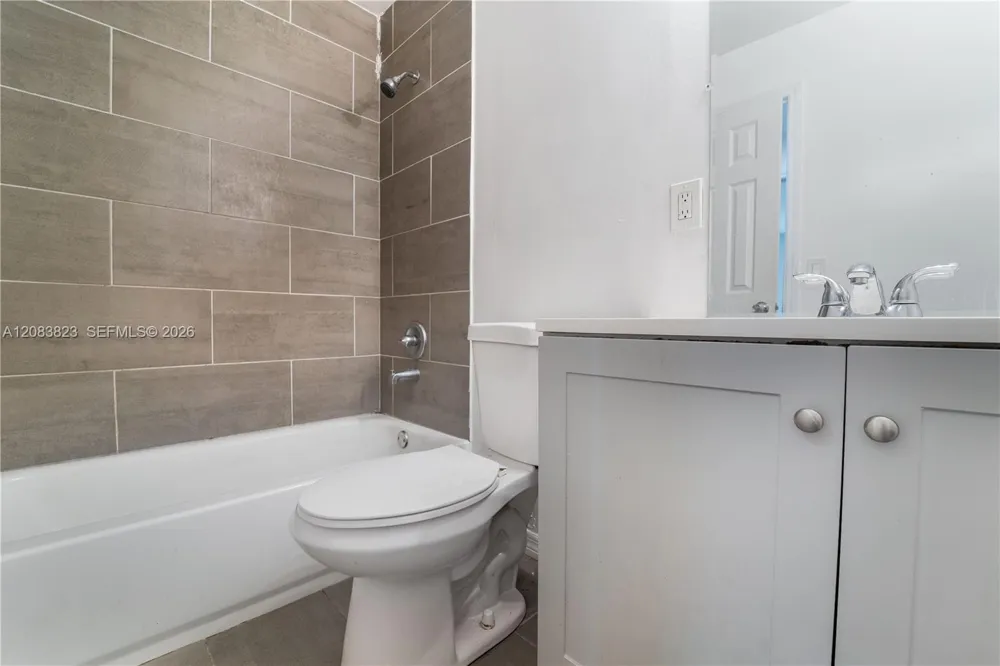 5603 NW 27th Ct #1 Lauderhill, FL 33313