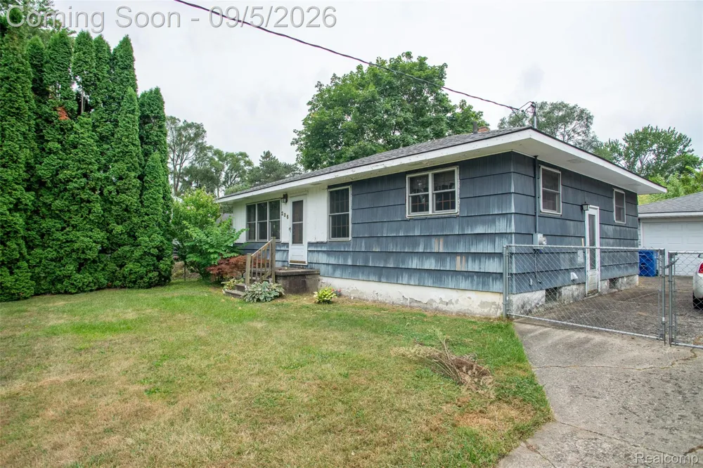 206 Coleman Drive Waterford Charter Township, MI 48328