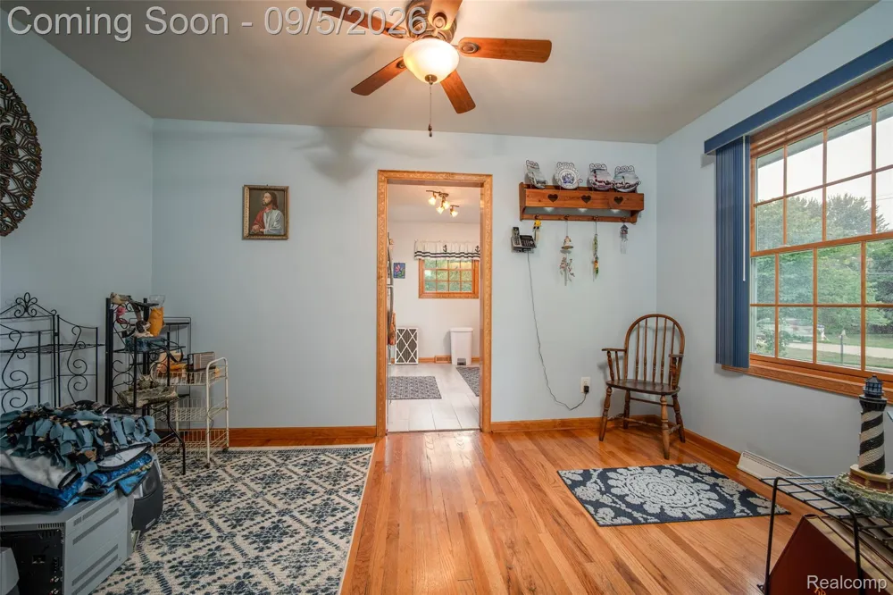 206 Coleman Drive Waterford Charter Township, MI 48328