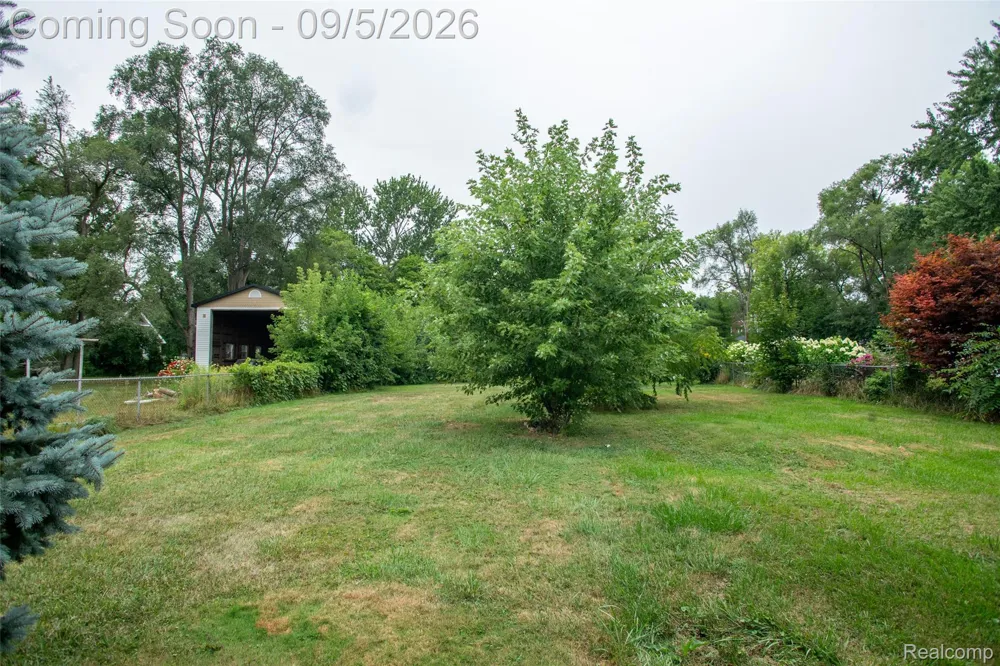 206 Coleman Drive Waterford Charter Township, MI 48328