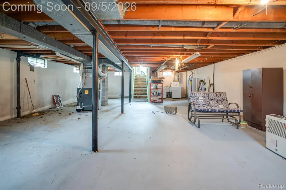 206 Coleman Drive Waterford Charter Township, MI 48328
