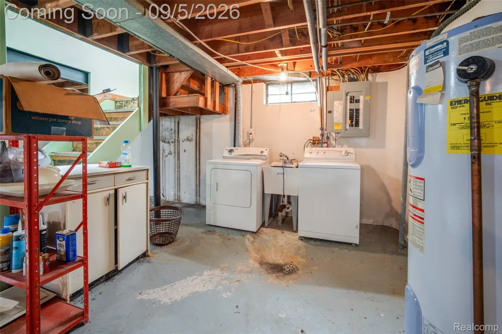 206 Coleman Drive Waterford Charter Township, MI 48328