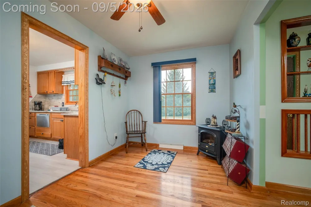 206 Coleman Drive Waterford Charter Township, MI 48328