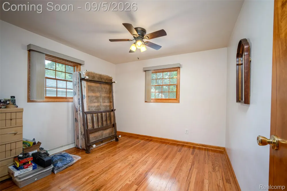 206 Coleman Drive Waterford Charter Township, MI 48328