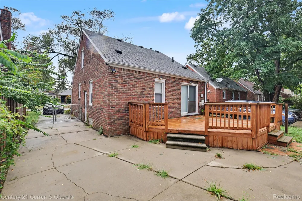 8242 Riverdale Street Dearborn Heights City, MI 48127