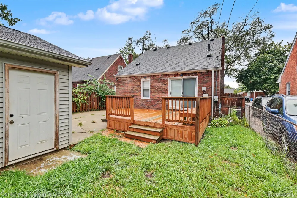 8242 Riverdale Street Dearborn Heights City, MI 48127