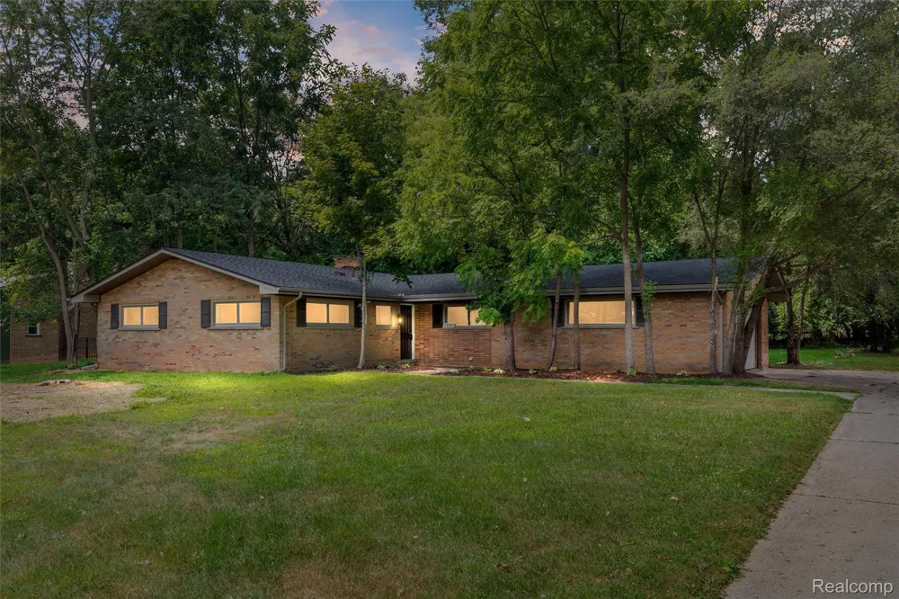 26261 La Muera Street Farmington Hills City, MI 48334