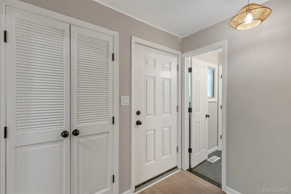 26261 La Muera Street Farmington Hills City, MI 48334