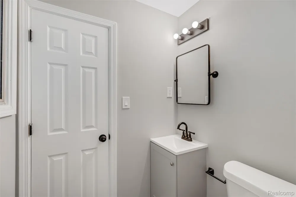 26261 La Muera Street Farmington Hills City, MI 48334