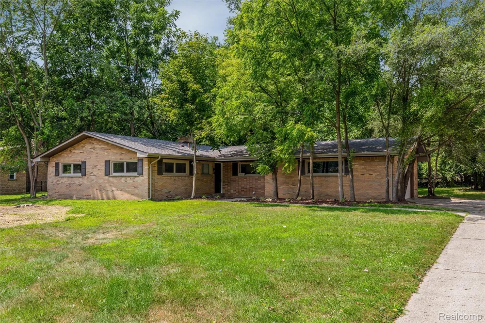 26261 La Muera Street Farmington Hills City, MI 48334