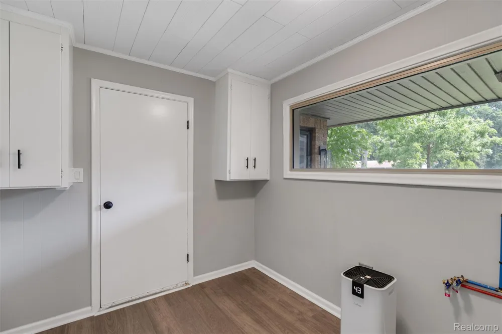 26261 La Muera Street Farmington Hills City, MI 48334