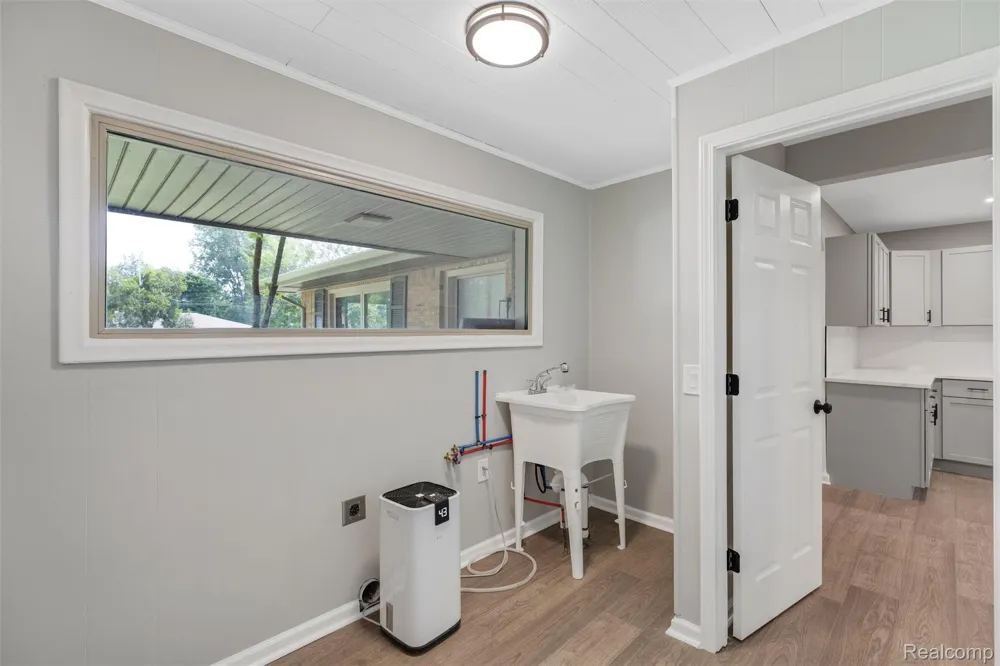 26261 La Muera Street Farmington Hills City, MI 48334