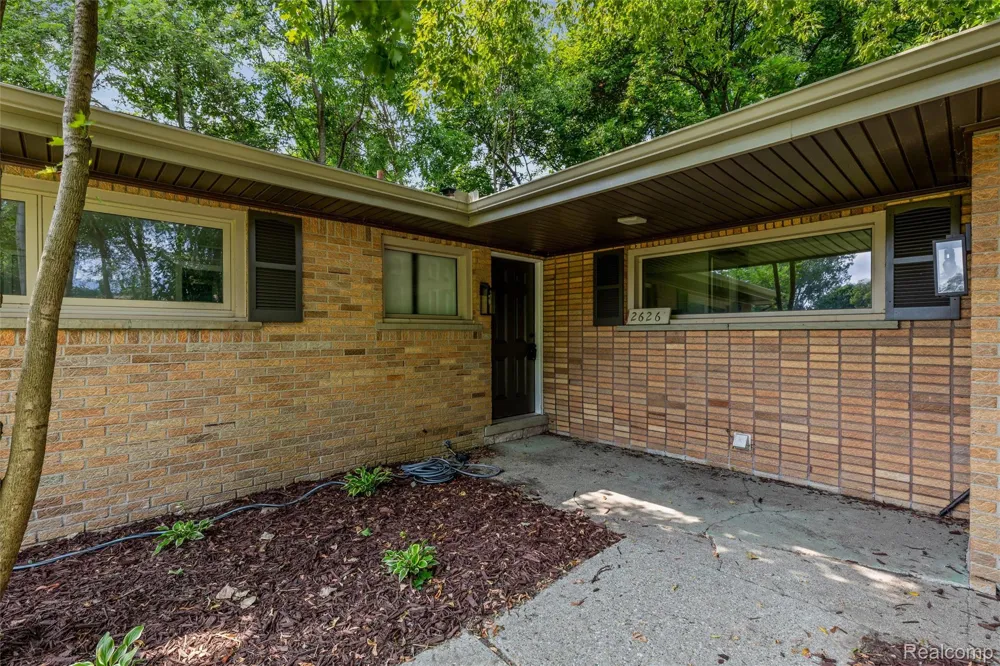 26261 La Muera Street Farmington Hills City, MI 48334