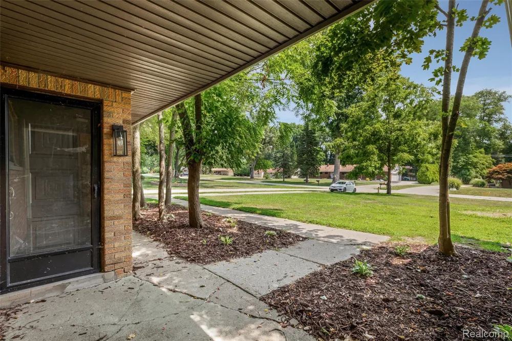 26261 La Muera Street Farmington Hills City, MI 48334