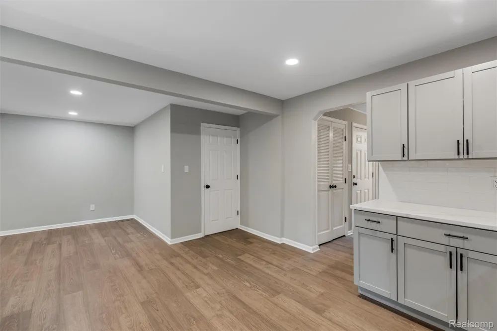 26261 La Muera Street Farmington Hills City, MI 48334