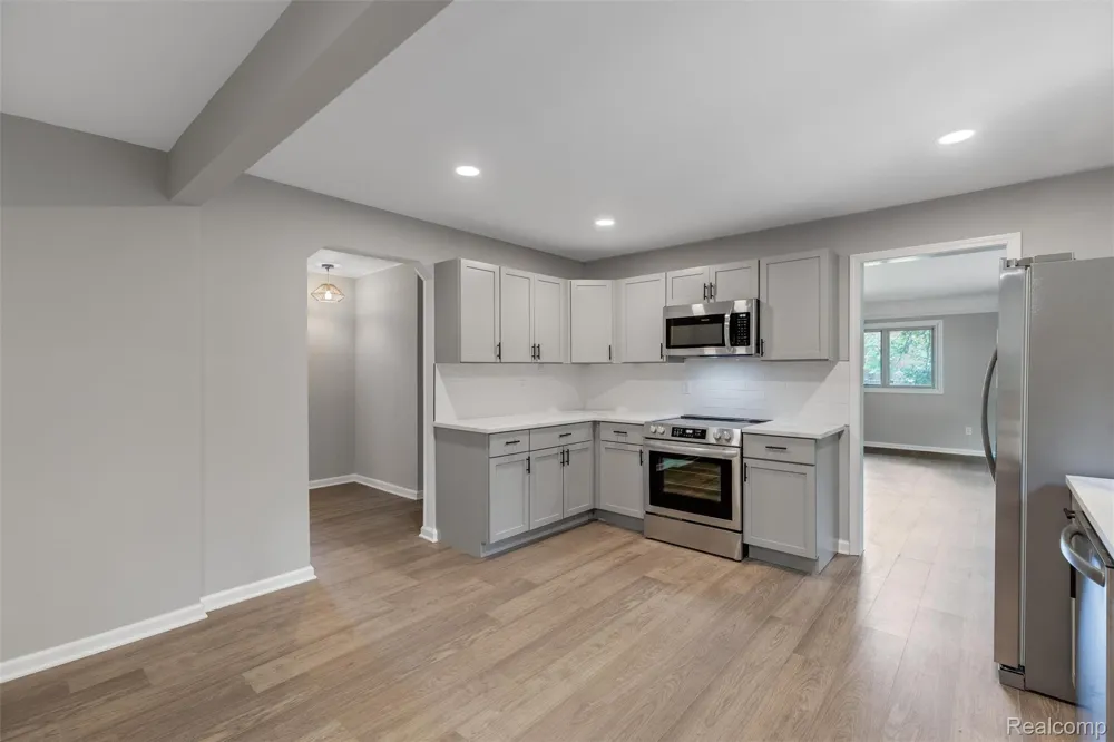 26261 La Muera Street Farmington Hills City, MI 48334