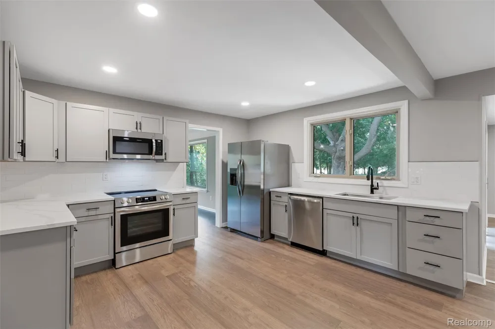 26261 La Muera Street Farmington Hills City, MI 48334