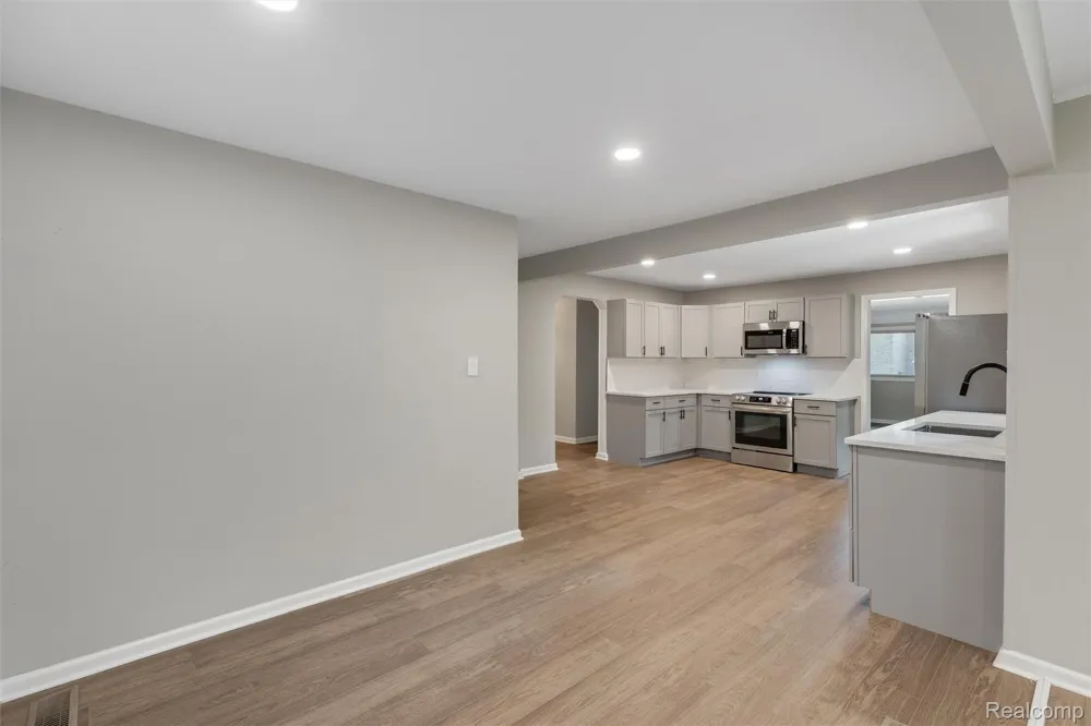 26261 La Muera Street Farmington Hills City, MI 48334