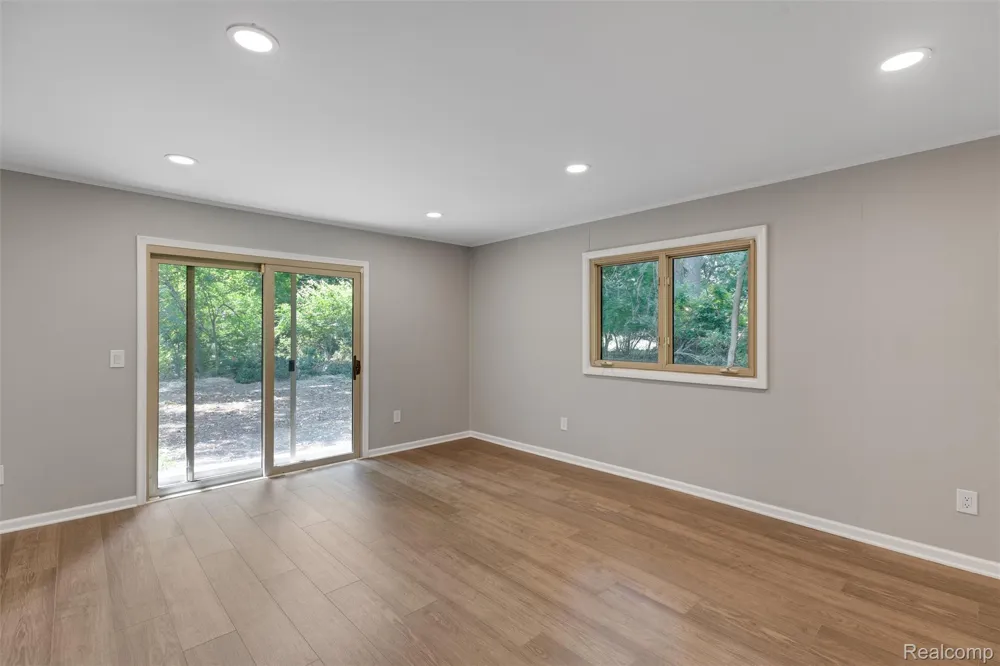26261 La Muera Street Farmington Hills City, MI 48334