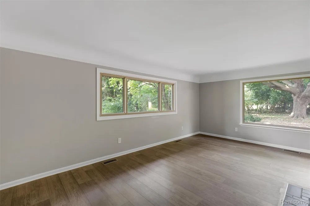 26261 La Muera Street Farmington Hills City, MI 48334
