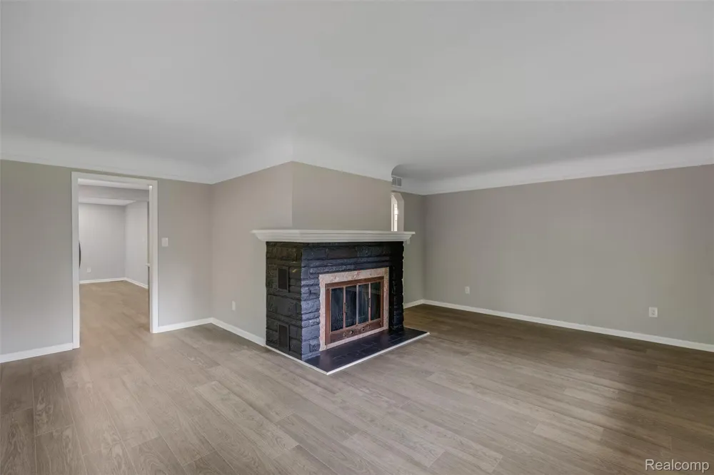 26261 La Muera Street Farmington Hills City, MI 48334