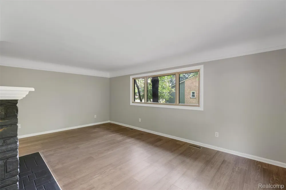 26261 La Muera Street Farmington Hills City, MI 48334