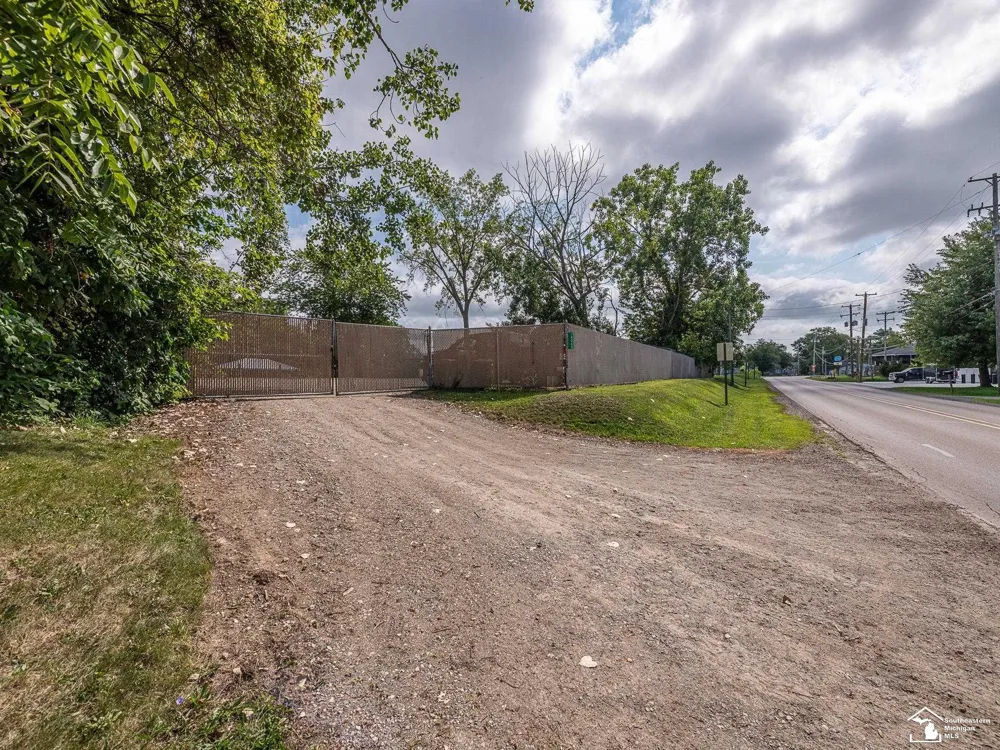 14060 Laplaisance Road Monroe Charter Township, MI 48161