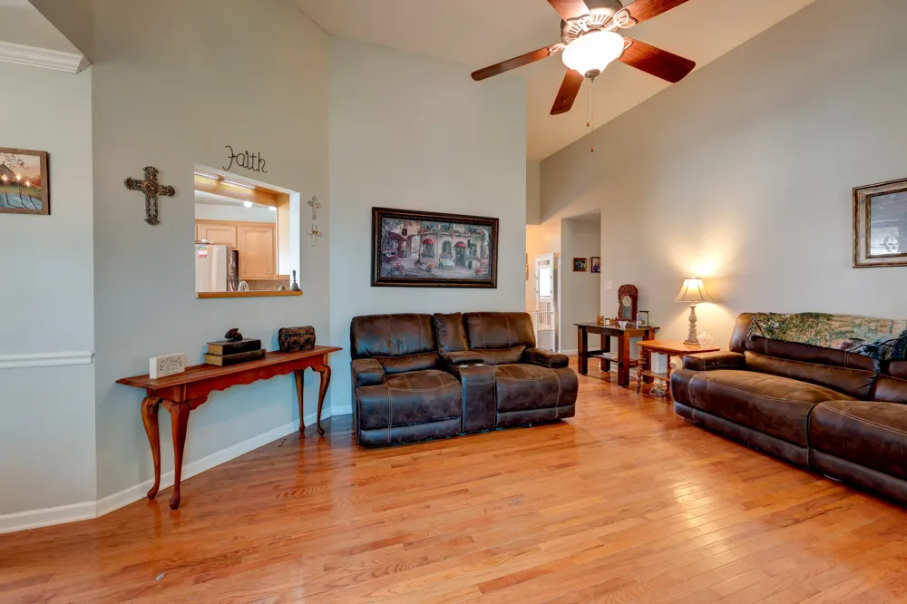 3141 Holly Pt Clarksville, TN 37043