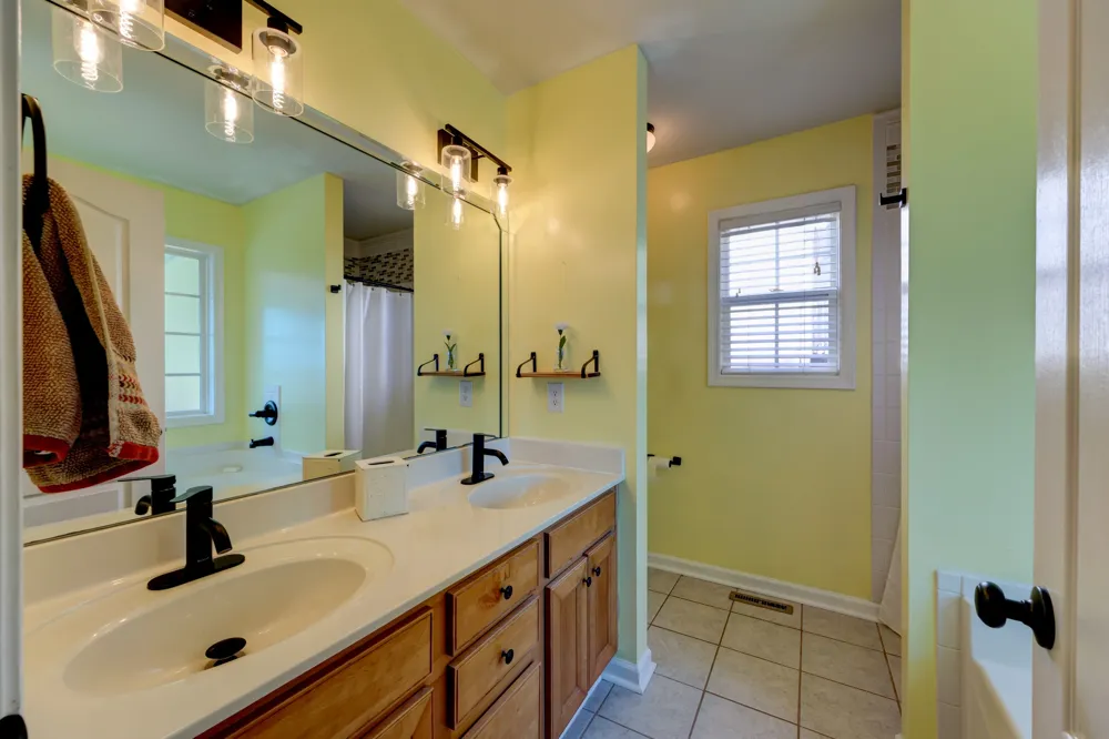 3141 Holly Pt Clarksville, TN 37043