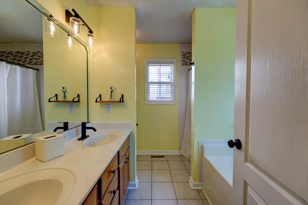 3141 Holly Pt Clarksville, TN 37043