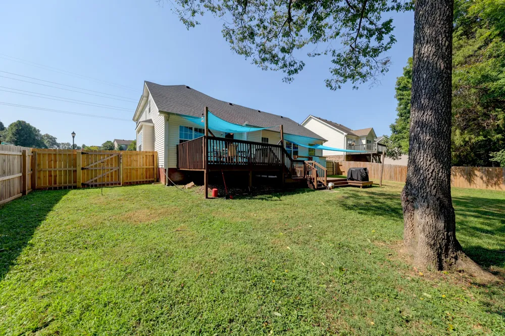 3141 Holly Pt Clarksville, TN 37043
