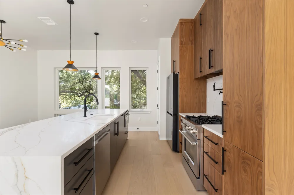 100 W Odell Street #2 Austin, TX 78752